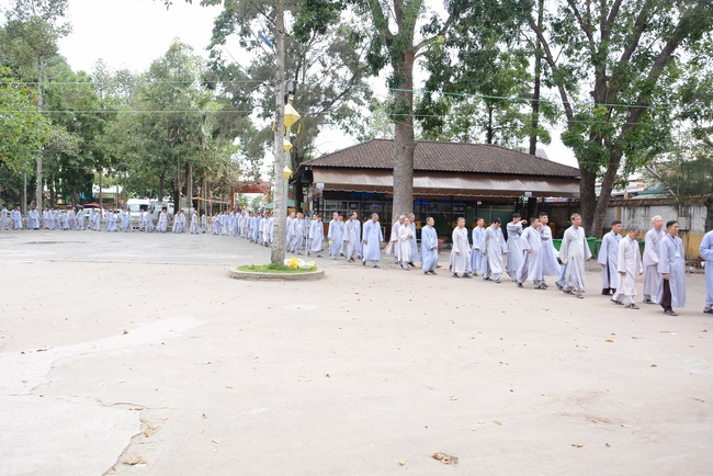 “HOW TO TAKE THE RIGHT PRAYING IN BUDDHISM” Dharma Talk in the 89th Seven-Day Retreat